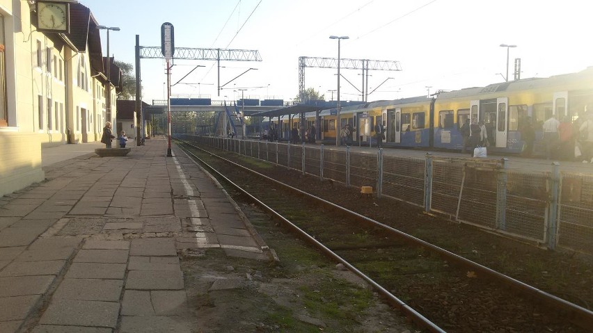 Na stacji kolejowej w Żywcu trwa remont peronów