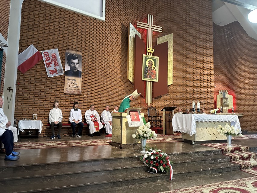 Rocznica śmierci księdza Romana Kotlarza. W Trablicach – Pelagowie odbyły się uroczystości upamiętniające kapłana. Zobacz zdjęcia
