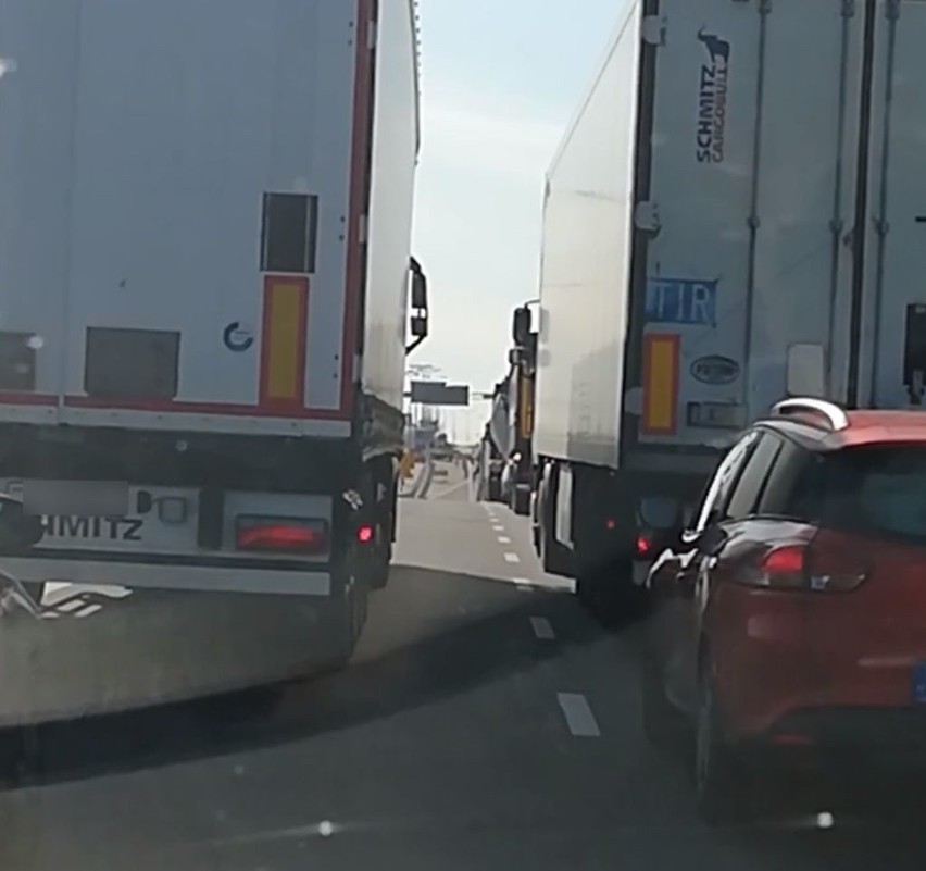 Kierowca białoruskiej ciężarówki z premedytacją zjechał na...