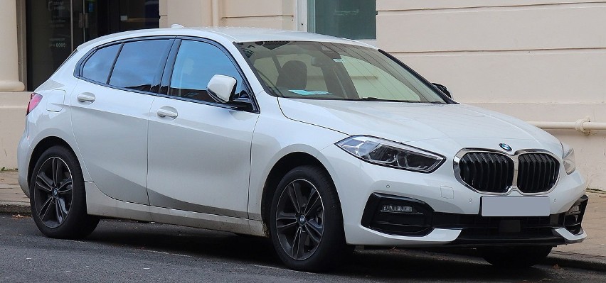 BMW serii 1 III generacji zaprezentowano w maju 2019 roku....