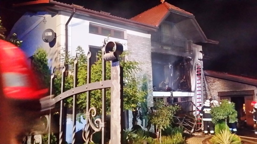 Pożar w Kaniowie: dom jednorodzinny stanął w ogniu