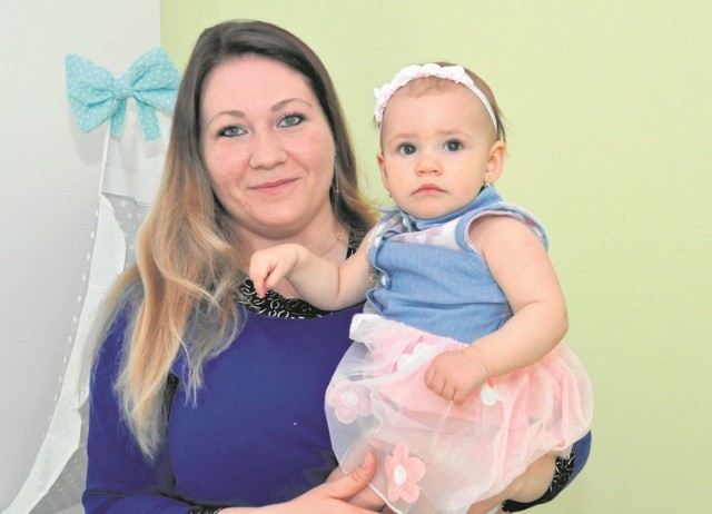 Katarzyna Turbak-Konopacka razem ze swoją córeczką 10,5-miesięczną Wiktorią. Pani Kasia właśnie wygrała w naszym konkursie „Mama i Ja”. Zdobyła 1679 głosów i to w zupełności wystarczyło do pierwszego miejsca