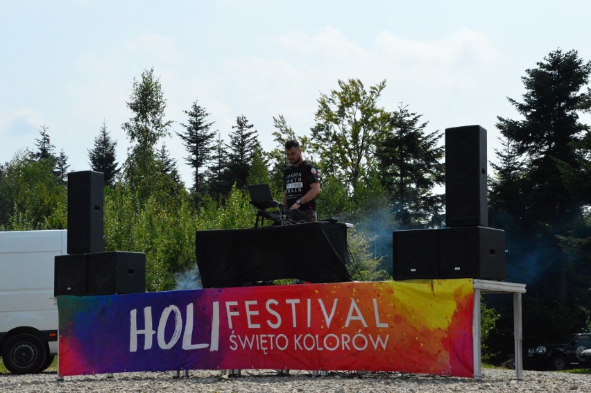 Holi Festival w Myślenicach. Kolorowe proszki w powietrzu [ZDJĘCIA]