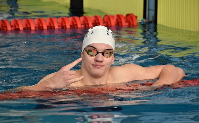 Bartosz Loter został mistrzem Polski juniorów 17- i 18-letnich na krótkim basenie na 100 metrów stylem klasycznym.
