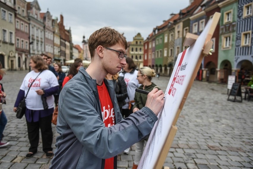 Happening na Starym Rynku: Poznaniacy pokazali, że lubią...