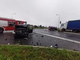 Wypadek na Drodze Głównej Południowej w Jastrzębiu-Zdroju. Zderzyły się dwa pojazdy, droga częściowo zablokowana