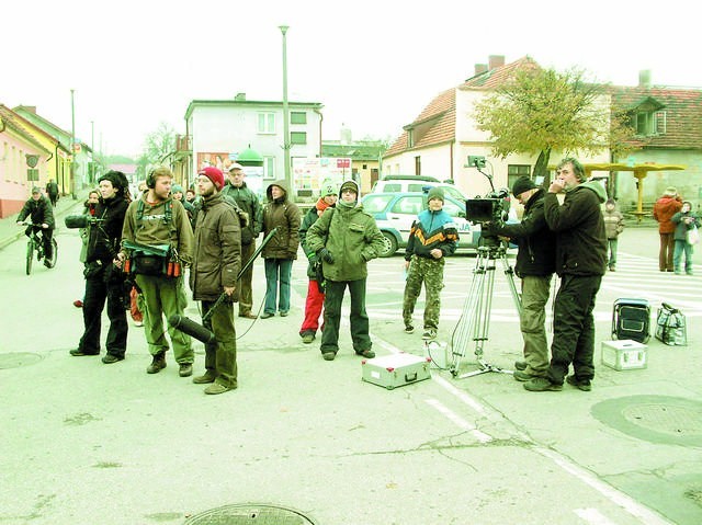 W Nieszawie od ponad dwóch tygodni rozgościli się filmowcy. Na zdjęciu - praca nad sceną na nieszawskim rynku.