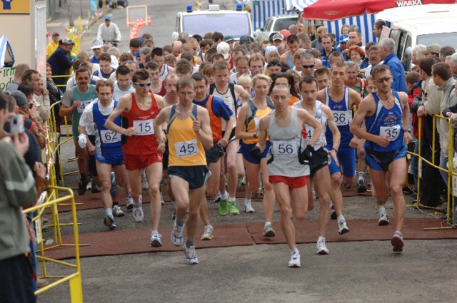 Z roku na rok w Półmaratonie Zielonogórskim startuje coraz więcej biegaczy. Impreza jest wpisana w program Winobrania 2014.