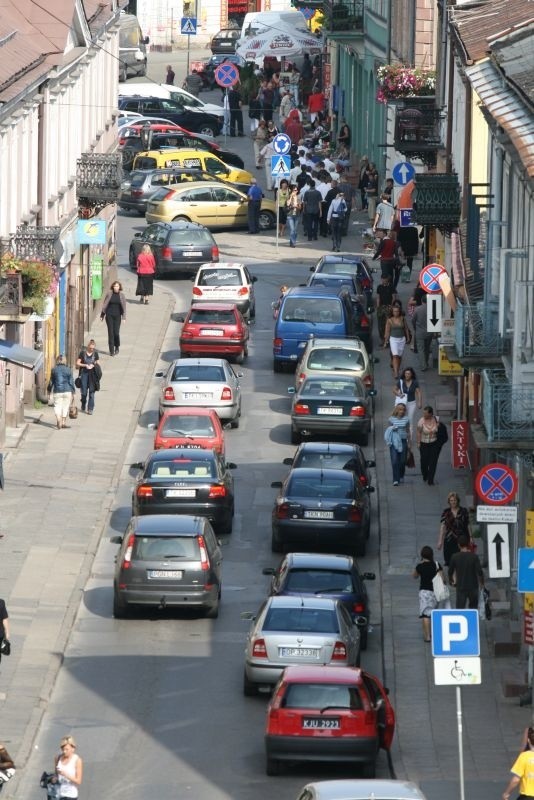 Wkrótce nie będzie można zostawić auta na ulicy Dużej czy Rynku w Kielcach.