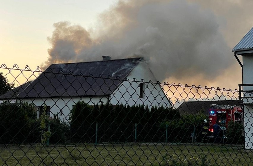 Pożar wybuchł na poddaszu domu jednorodzinnego w Woli...
