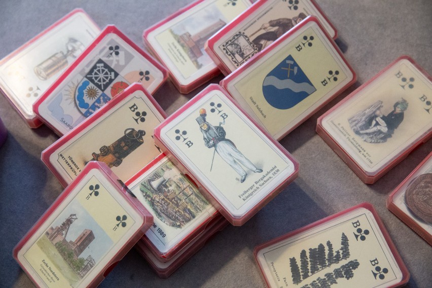 W swojej kolekcji Jan Rusin ma m.in. karty wyprodukowane...