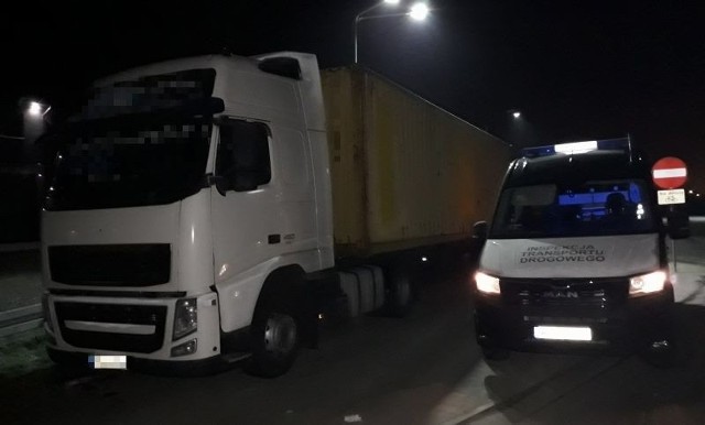Inspektorzy Transportu Drogowego złapali kierowcę na odcinku krajowej „dwunastki” w Radomiu.