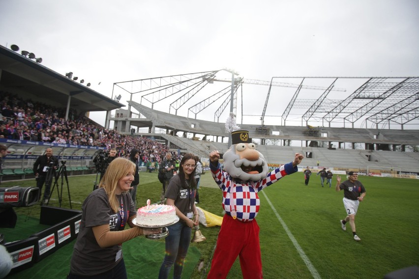 Zagadka krzesełek na stadionie Górnika Zabrze