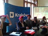 To ma być symbol Krakowa. Odświętnie tylko w czapce krakusce  [ZDJECIA, WIDEO]