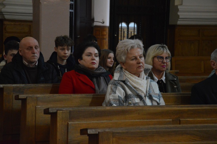 Kozłów. Poświęcili groby dwóch polskich rodzin, które ratowały Żydów