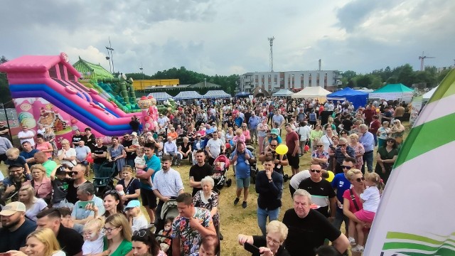 Na boisku Zespołu Szkół Ponadgimnazjalnych w Białobrzegach kilka tygodni temu odbył się festyn z okazji Dnia Dziecka.