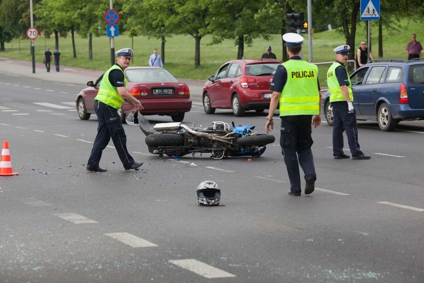 W wypadku na al. Włókniarzy ranne zostały trzy osoby: dwaj...