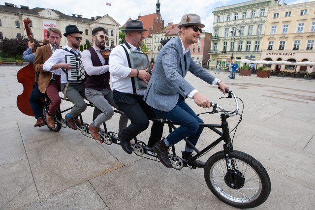 Orkiestra na Dużym Rowerze to wspaniała wizytówka naszego miasta. Spot o Bydgoszczy, w którym wystąpiła, zdobył najwyższe laury na międzynarodowym festiwalu FilmAT w kategorii komunikacja turystyczna.