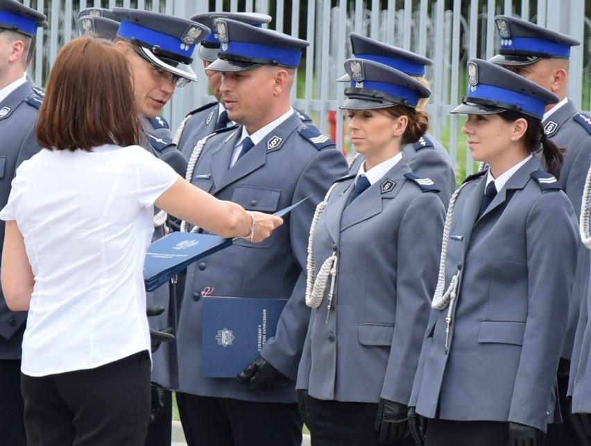 Święto Policji w Ostrołęce: podziękowania, awanse, nagrody (zdjęcia)