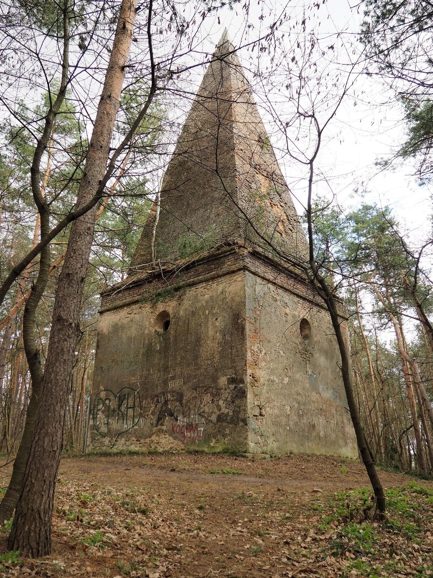 Piramida od północno zachodniej strony