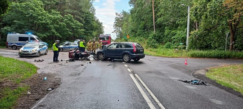 W Waliszewie motocyklista zderzył się z osobówką. Lądował...