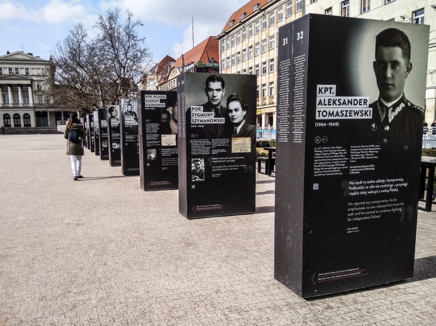 Protest przeciw wystawie żołnierzy wyklętych