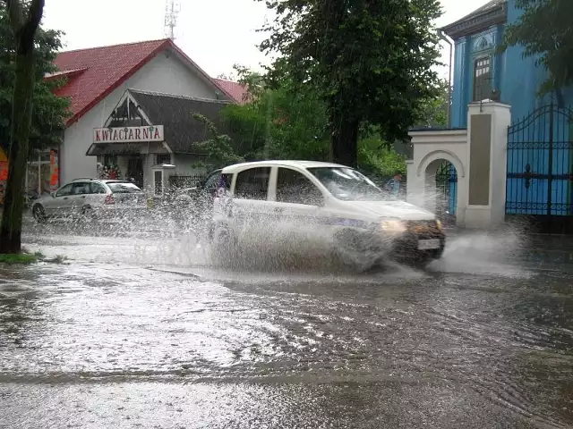 Jedna z zalanych ulic w Bielsku Podlaskim