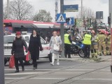 Wypadek w Częstochowie. Mężczyzna wszedł wprost pod tramwaj! Jak do tego doszło? Wszedł na czerwonym?
