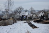 Stara Wieś. Pożar domu po wybuchu gazu. Ranne trzy osoby [ZDJĘCIA, WIDEO]