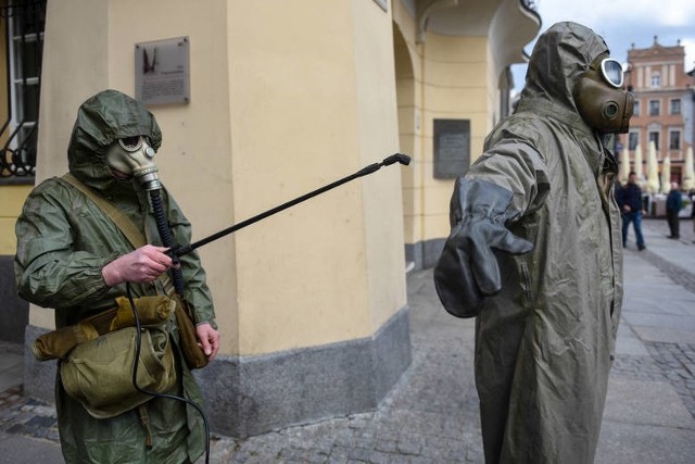 Od wybuchu reaktora w Czarnobylu minęły już 32 lata. Wciąż informacje o tej jednej z największych katastrof przemysłowych na świecie wzbudzają wiele emocji. Jednak to niejedyna taka tragedia, do której doszło. W 1984 roku w Indiach zginęło 15 tysięcy osób, a eksplozja w 1942 w chińskiej kopalni zabrała 1,5 tysiąca ofiar.Materiały na ten temat przygotował serwis Energy Market Observer. >> Więcej informacji i infografiki na kolejnych slajdach