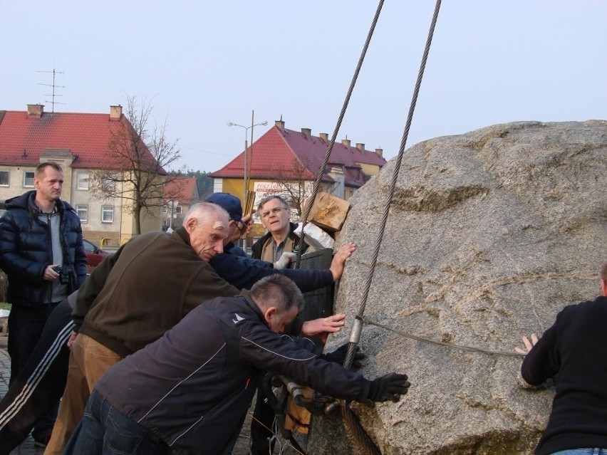 Lębork: Na rondzie stanie pomnik Jana Pawła II. Miejsce już przygotowane [ZDJĘCIA]