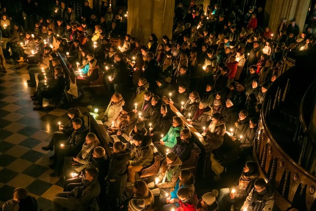 Tak wyglądały roraty w kościele dominikanów w Krakowie w minionych latach