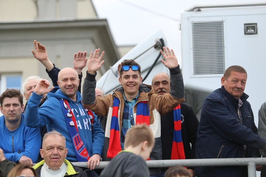 Zdjęcia kibiców z meczu Raków Częstochowa - Podbeskidzie...