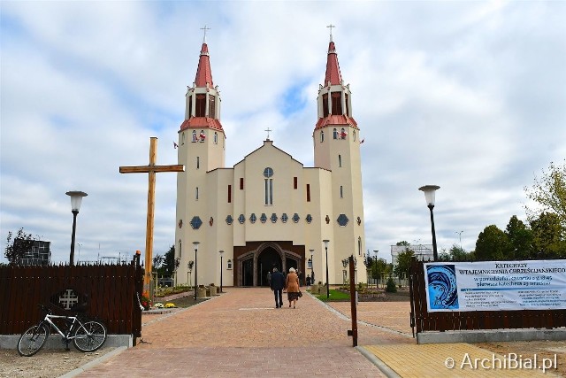 Kościół pw. Matki Bożej Różańcowej w Białymstoku. Uroczyste wmurowanie kamienia węgielnego