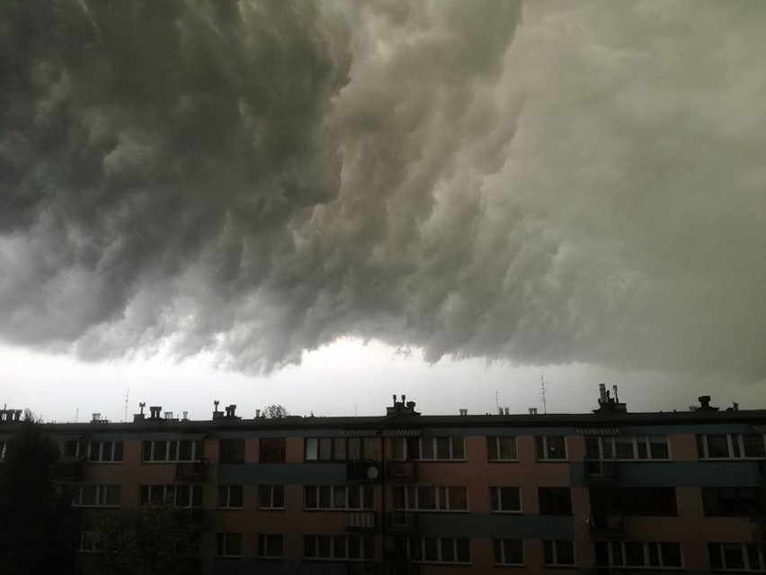 Burza nad Małopolską zachodnią na szczęście tylko postraszyła, ale też zachwyciła naszych Czytelników [ZDJĘCIA]