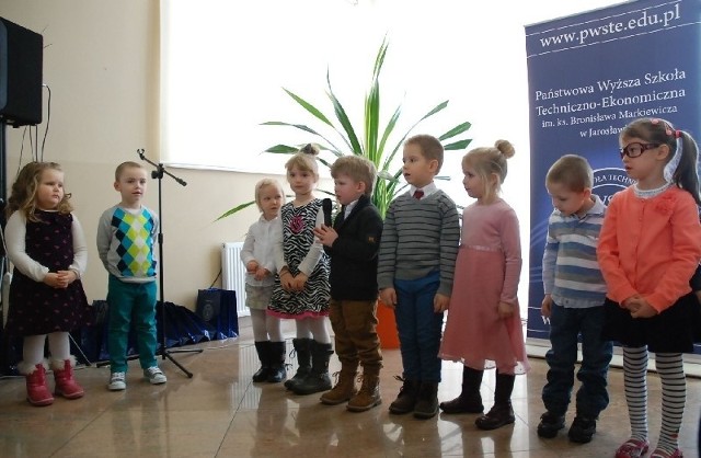 Najładniej wiersze Juliana Tuwima zaprezentowały przedszkolaki z Miejskiego Przedszkola nr 9 w Jarosławiu.