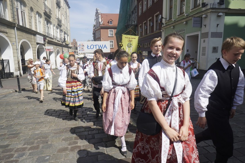 W środę ulicami Poznania przeszła barwna parada festiwalu X...