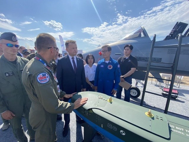 Otwarcie Air Show 2023 w Radomiu z udziałem Ministra Obrony Narodowej Mariusza Błaszczaka. Minister spotkał się też z pilotami FA-50.