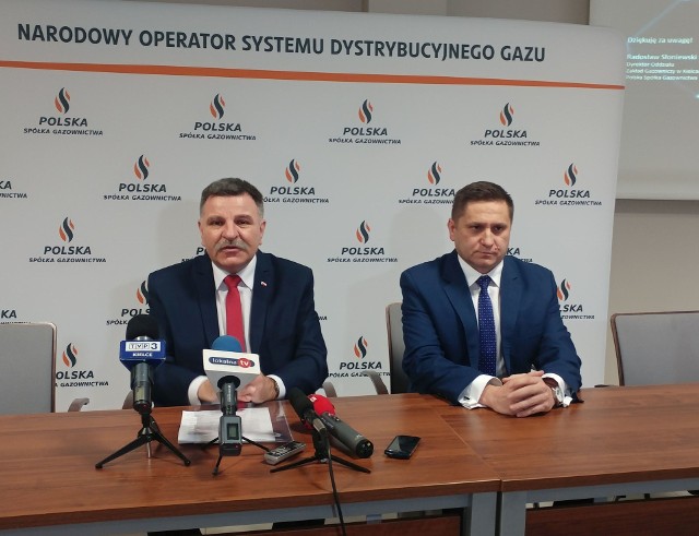 O decyzji poinformowali poseł Andrzej Kryj (z lewej) i dyrektor Zakładu Gazowniczego w Kielcach Radosław Słoniewski.