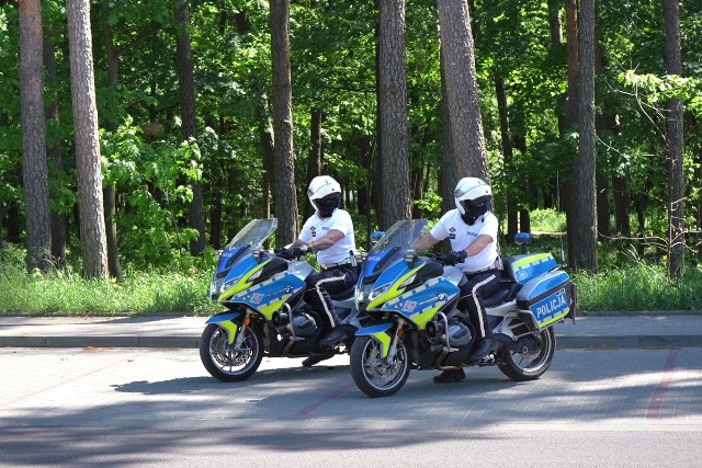 Policyjne patrole motocyklowe na drogach Mielca i powiatu mieleckiego.
