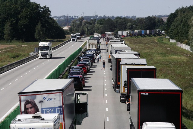 Utrudnienia na A1 potrwają kilka godzin.