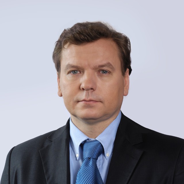 Marek Wójcikowski jest absolwentem INSEAD i Politechniki Wrocławskiej.