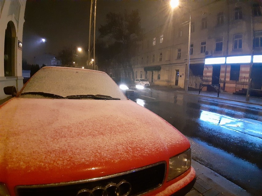 Śnieg w Lublinie. Sypnęło śniegiem, na drogach coraz trudniejsze warunki