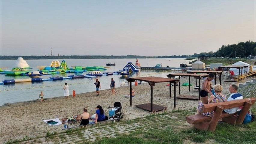 Opłata za wjazd nad Jezioro Tarnobrzeskie ma obowiązywać od piątku 23 lipca. Prezydent Tarnobrzega zmienił zarządzenie 