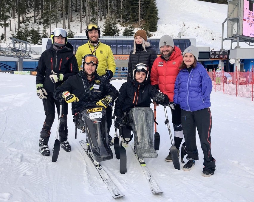 Sport niepełnosprawnych. Medalista zimowych igrzysk paraolimpijskich Igor Sikorski promuje sport i szuka następców. Powstaje Sikorski TEAM