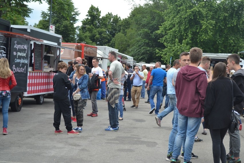 Zlot food trucków odbywa się w Sosnowcu w Parku Sieleckim