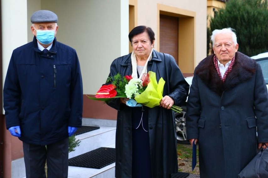 Rekordowa liczba par świętowała Złote Gody w gminie Morawica! Jubilatom osobiście gratulował burmistrz Marian Buras [DUŻO ZDJĘĆ]