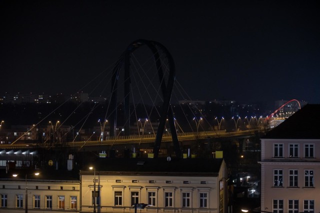 Bydgoszcz dołączyła się do protestu i we wtorek, 1 grudnia o godz. 17.00 zgasiła światła. To wyraz protestu samorządów przeciw działaniom rządu, który systematycznie pozbawia je dochodów.