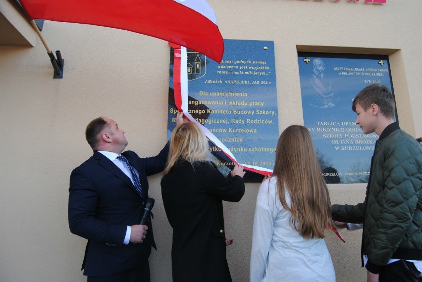 Nowy budynek szkoły w Kurzelowie ma już 30 lat (DUŻO ZDJĘĆ)