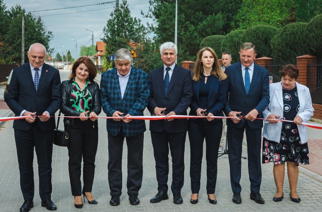 W uroczystości [13.05.2022] otwarcia ulic w gm. Juchnowiec Kościelny wziął udział wojewoda podlaski Bohdan Paszkowski, a także europoseł Krzysztof Jurgiel